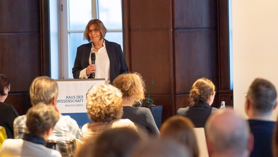 Prof. Dr. Sandra Verena Müller