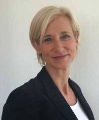 Claudia Dinse-Ferenczi, M. A. , Vorstandsvertreterin der Fakultät Wirtschaft