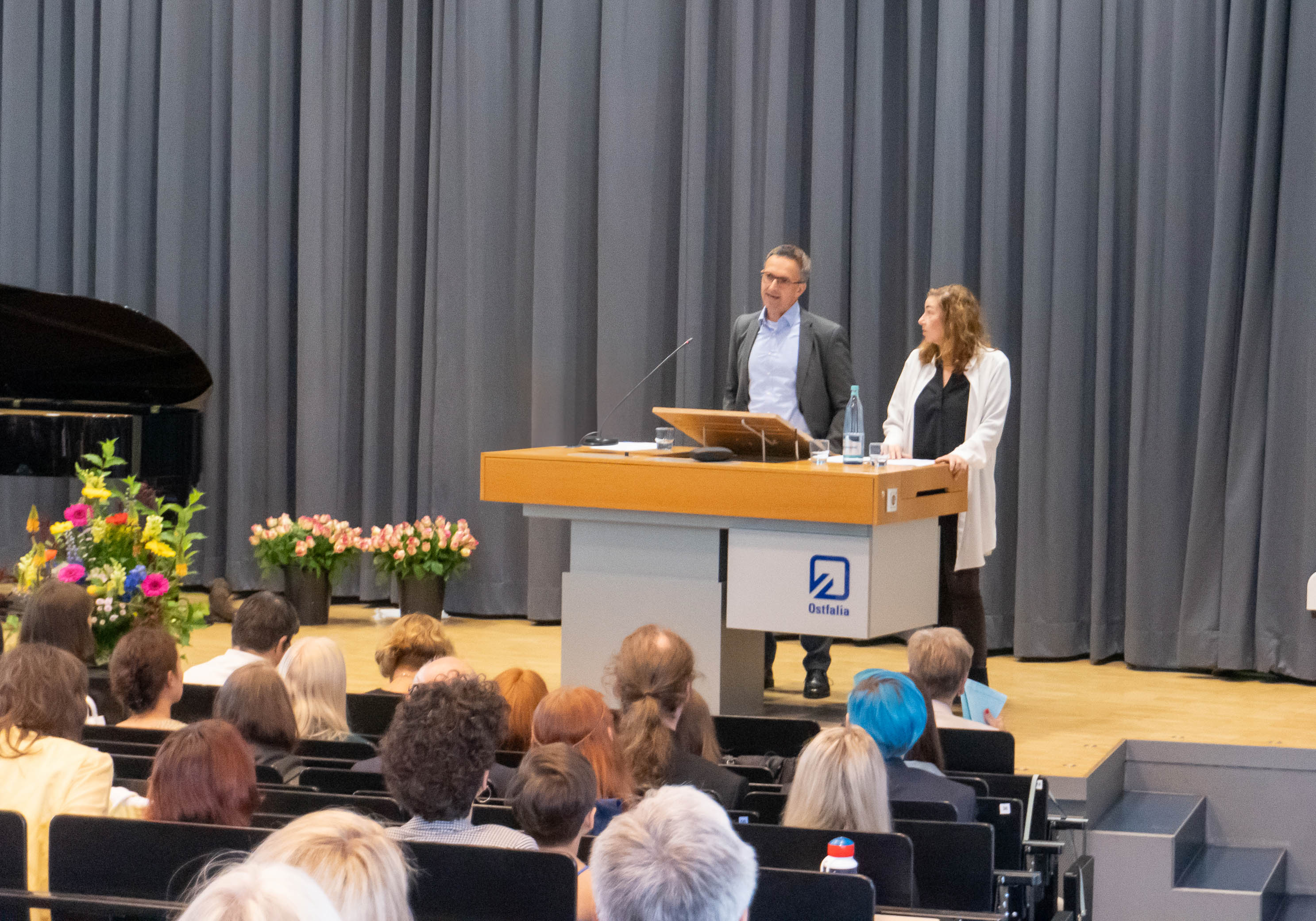 Holger Wunderlich und Ilona Lubitz während ihrer Rede