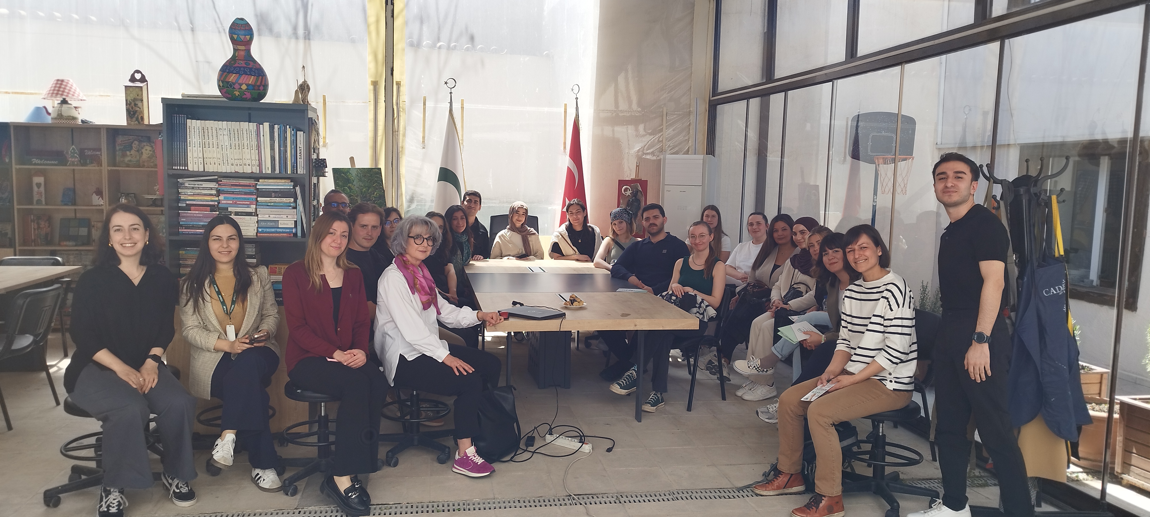 Unsere Exkursionsgruppe zu Gast in der Abteilung Soziale Arbeit
