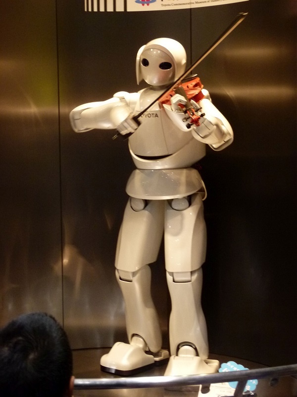  Geige spielender Roboter