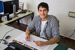 https://www2.ostfalia.de/cms/de/v/fakultaet/aktuelles/news_archiv/2016/-2016_03_maxim_ksenzov-/2016_03_Maxim_vorschaubild.jpg