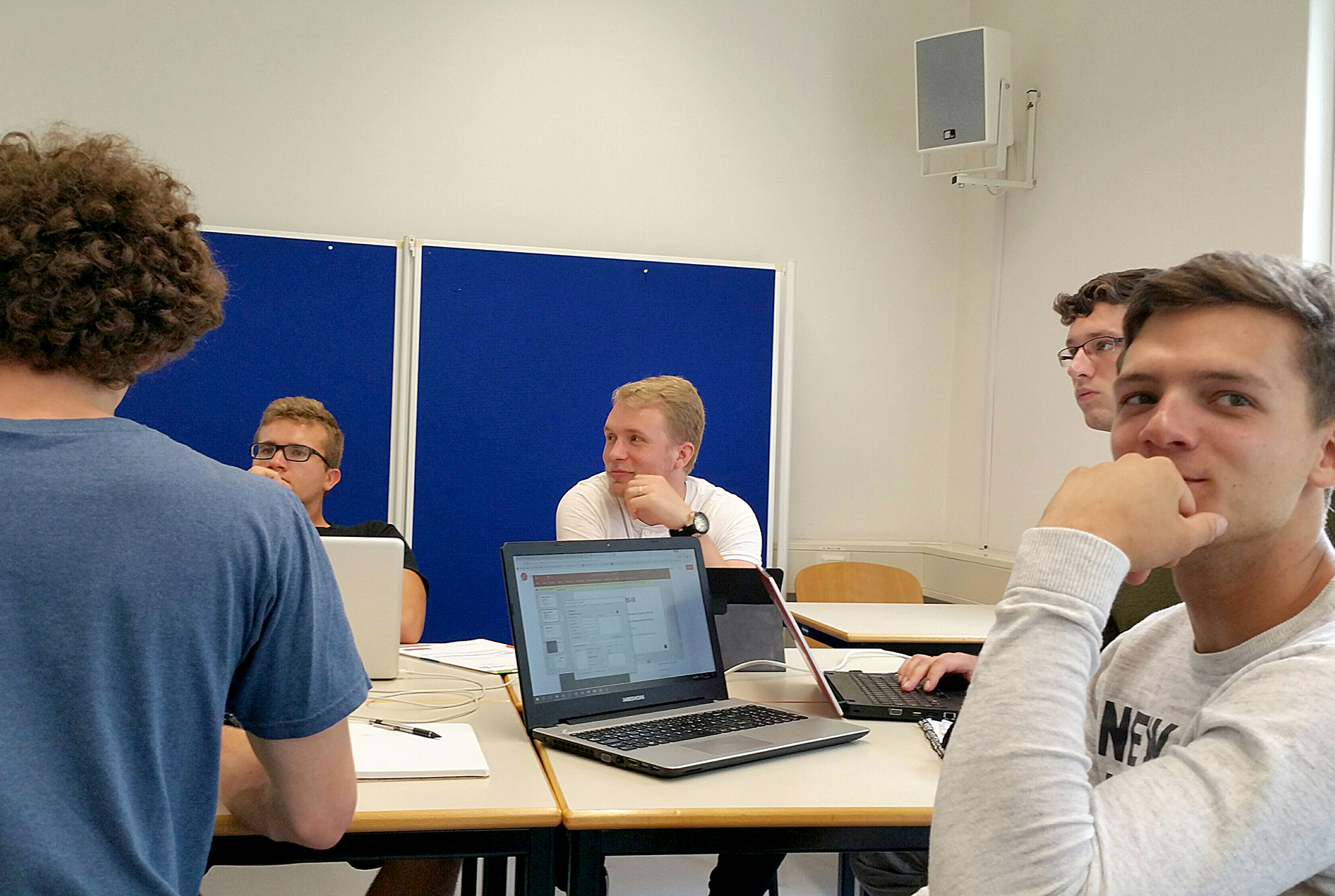 https://www2.ostfalia.de/cms/de/v/fakultaet/aktuelles/news_archiv/2017/08_2017_isu_teil_1/new_imagegallery/2017_08_ISU_Teil_1_08_02_07.jpg