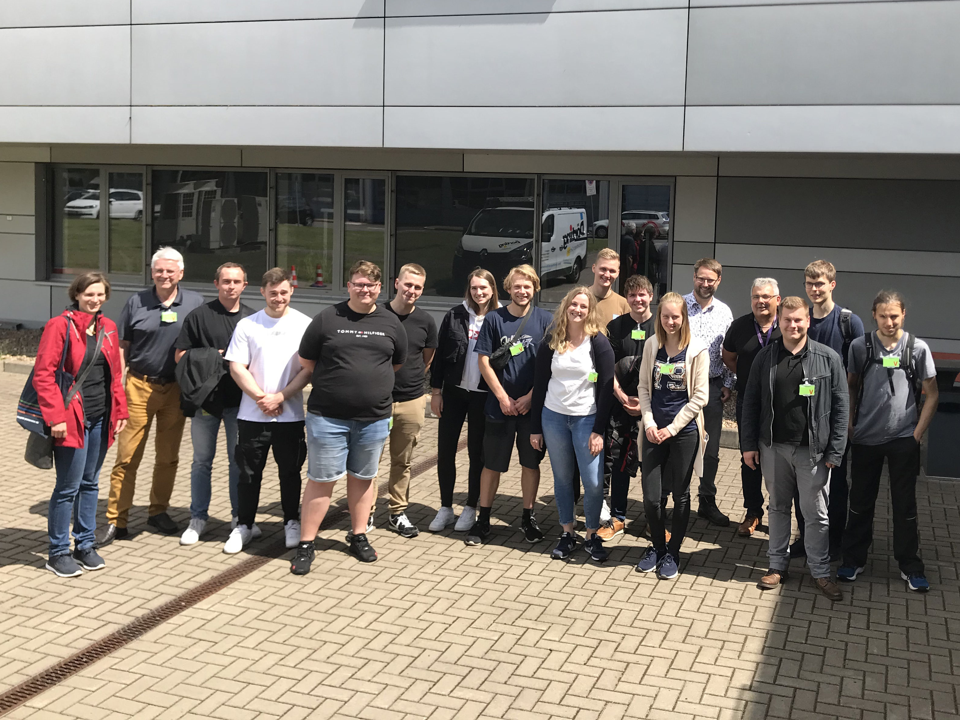 Gruppenfoto während der Exkursion zur Netzleitstelle der Avacon AG in Salzgitter